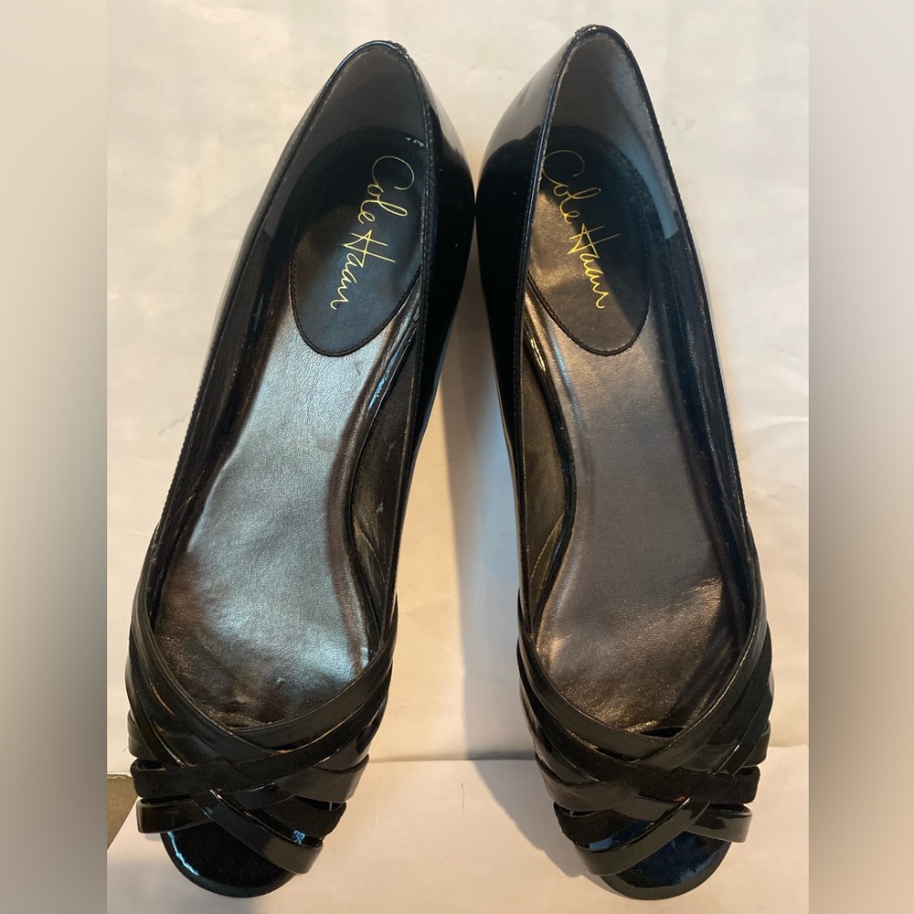 Cole Haan Black Patent Leather Criss Cross Flats Open Toe shoe 10B